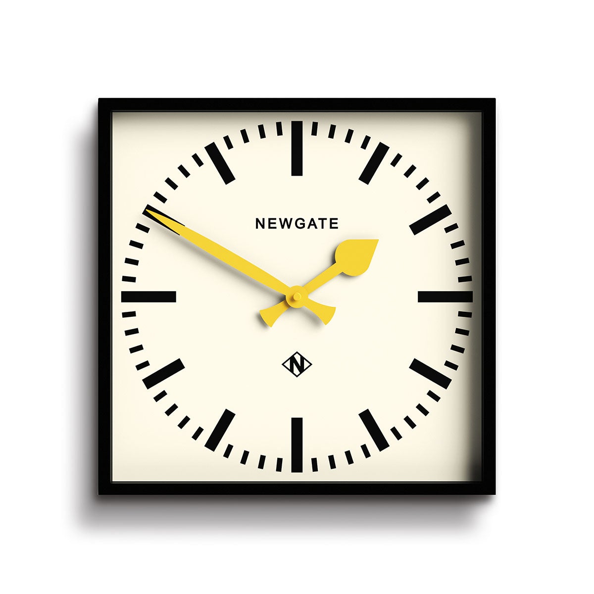Newgate Number Five Railway Wall Clock in Black – newgateworld.eu